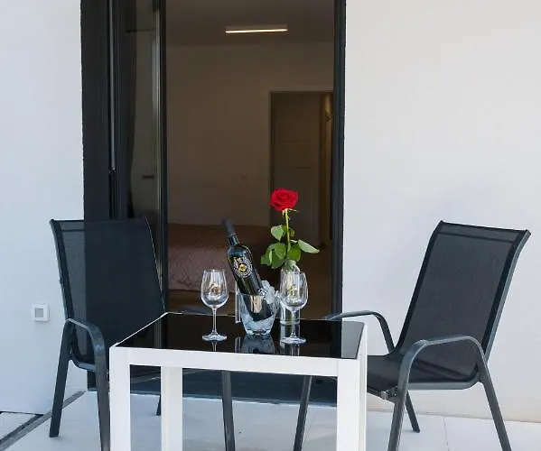 Lucky Charm Apartman *